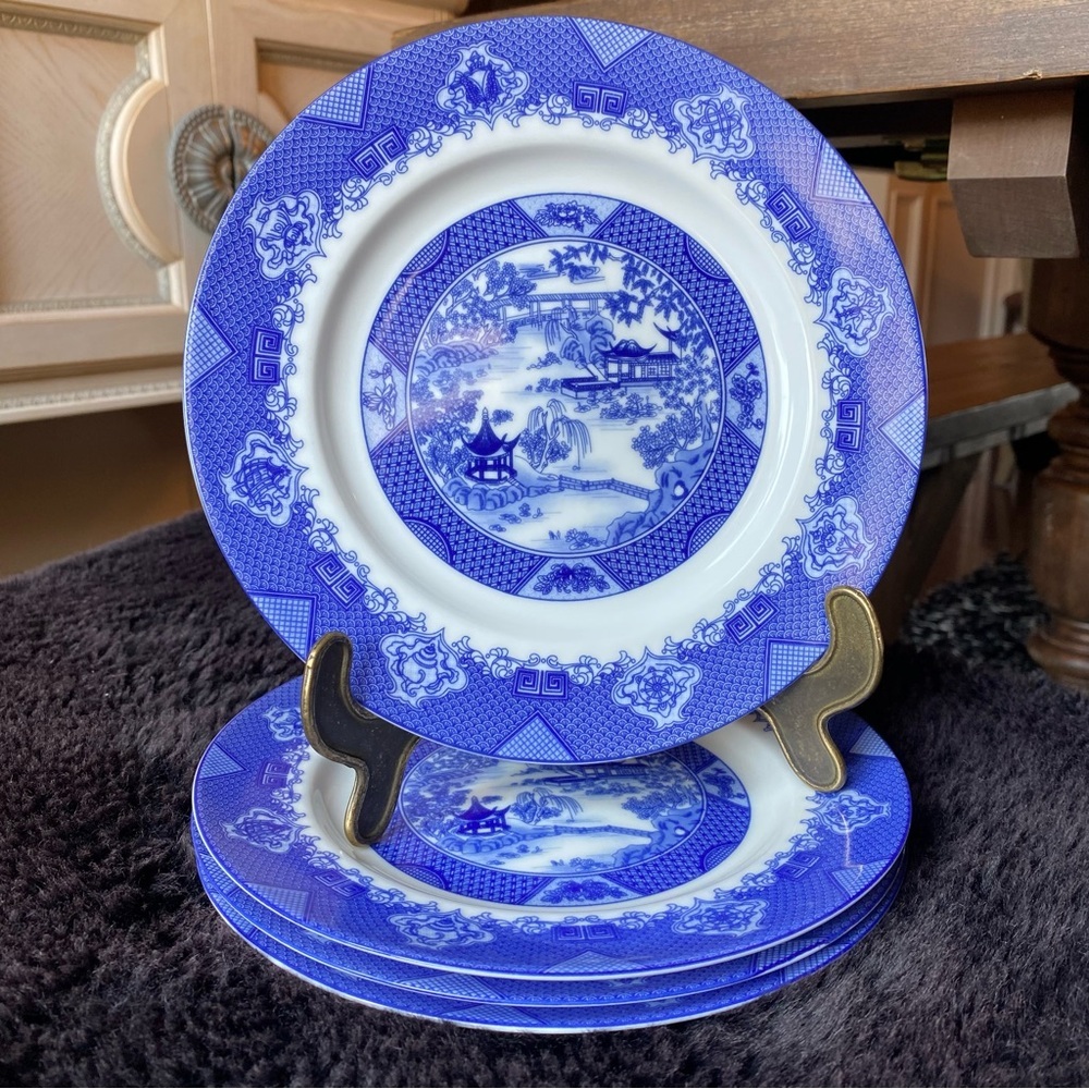 Set of 4 Porcelain Jingdezhen China Blue Willow 8.25” Plates